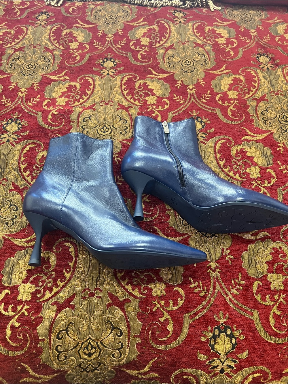 AGL - Never Worn 
Navy Pointed Toe Ankle Booties with Side Zipper